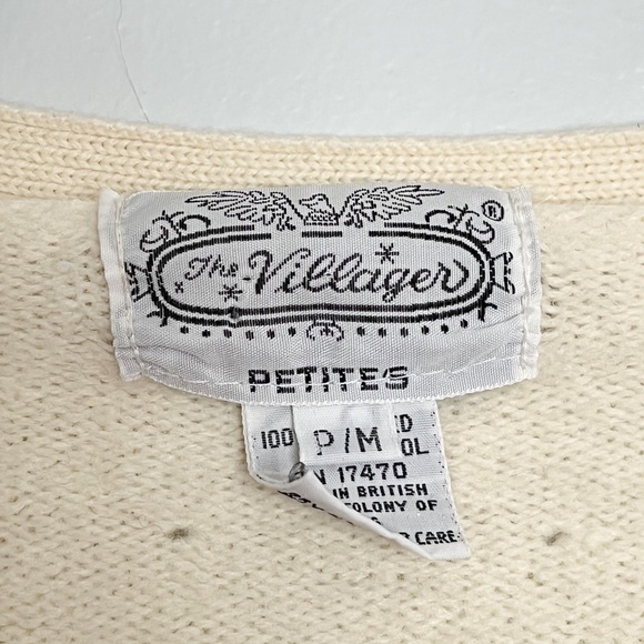 1960s vintage 100% wool cardigan
petite m but could fix a sm - Picture 4 of 4